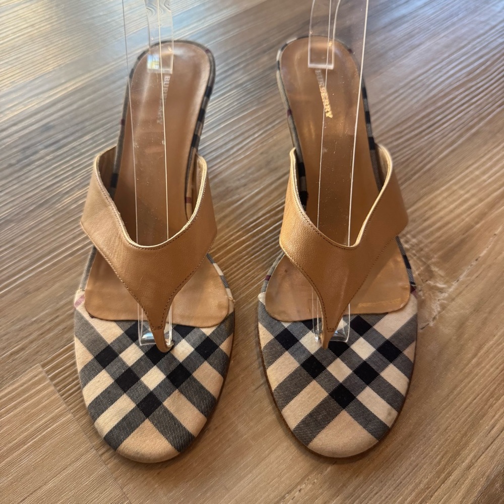 Burberry Nova Check thong sandals with a kitten heel Size 38.5 - Picture 3 of 7
